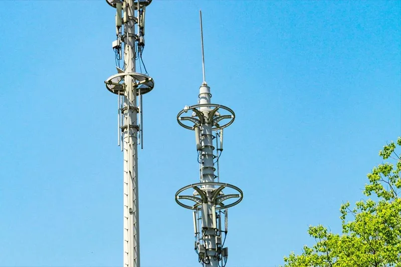 टेलिकम र बेस स्टेशन